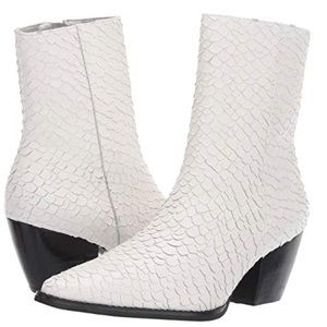 Gorgeous White Snakeskin Boot
